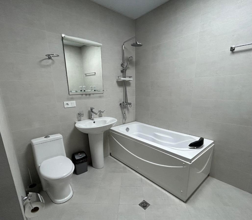 Hotel Four Seasons Tbilisi Zewnętrze zdjęcie